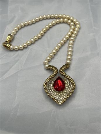 Pavey with red stone, pearl choker necklace