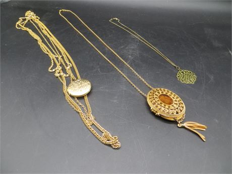 QUADRUPLE STRAND LOCKET, SACHET LOCKET & GOLDTONE NECKLACE