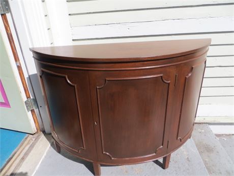 Credenza w/Key