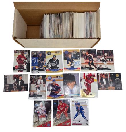 Mixed lot of Hockey Cards