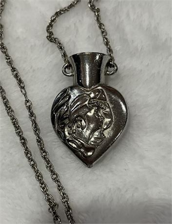 Art Nouveau , Egyptian revival vase pendant necklace