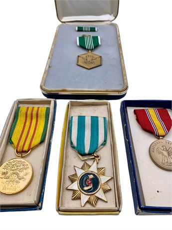 4 Vietnam War era US Military Soldier Medals