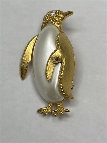 Limited edition paerl Trifari jelly belly penguin brooch