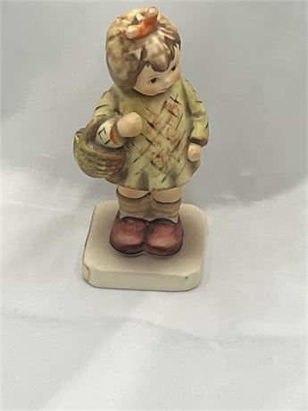 Gobel  signed figure 1988 I brought you a gift in German