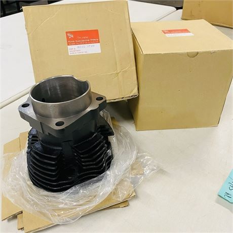 NOS 74 Shovelhead Front + Rear Cylinder