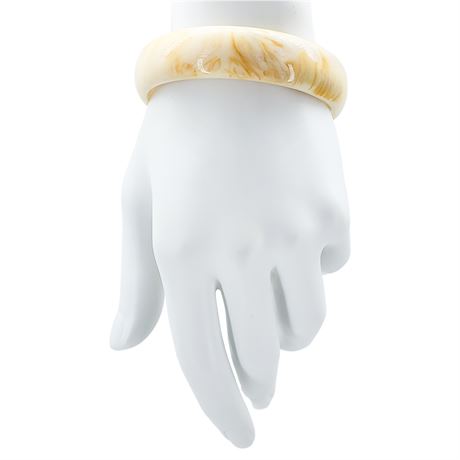 Vintage Cream/Tan Swirled Lucite Bangle Bracelet