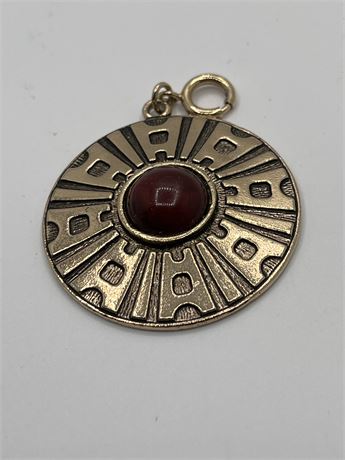 Sarah Coventry Safari goldtone pendant