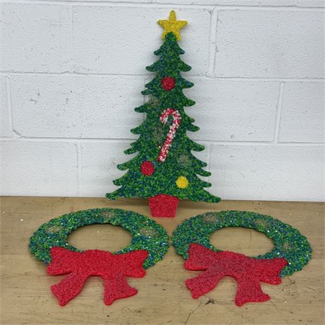Vintage Melted Popcorn Christmas Tree & Two (2) Wreaths