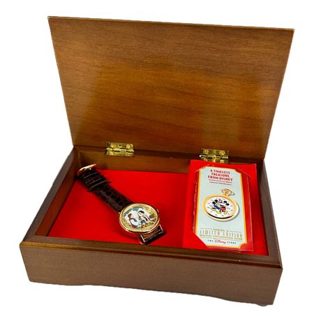 NIB Disney Watch Collectors Club Series V Snow White Watch
