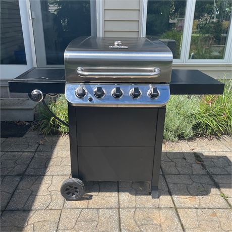 Char-Broil Performance Propane Grill