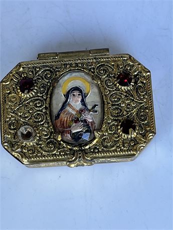vintage Blessed virgin picture on goldtone etched pill box