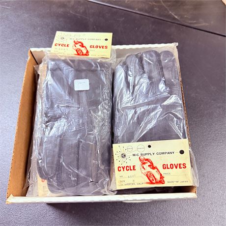 15 Pairs NOS MC Supply Motocross Gloves - Medium