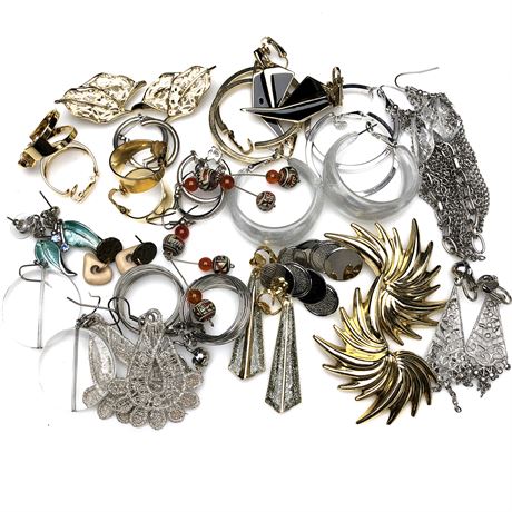 Large Lot of Assorted Vintage Earrings- All Nice Condition
