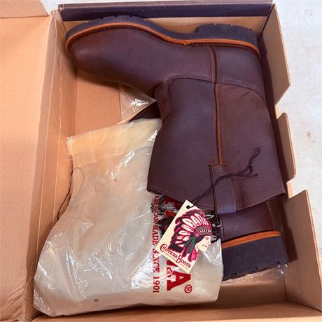 New Chippewa Mens Boots Size 10.5