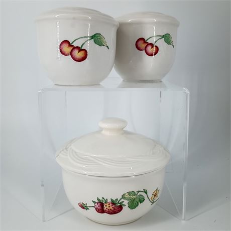 Lot of 3 Pfaltzgraff Yorktowne Berries Stoneware Pieces