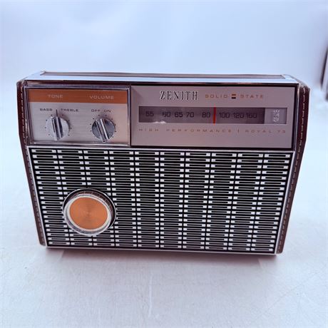 Zenith Model R735 Radio - Never Used