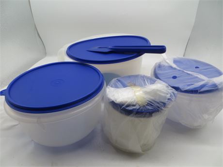 NEW VINTAGE TUPPERWARE BATTERBOWL SET W/LID & SPATULA & 3 CONTAINERS