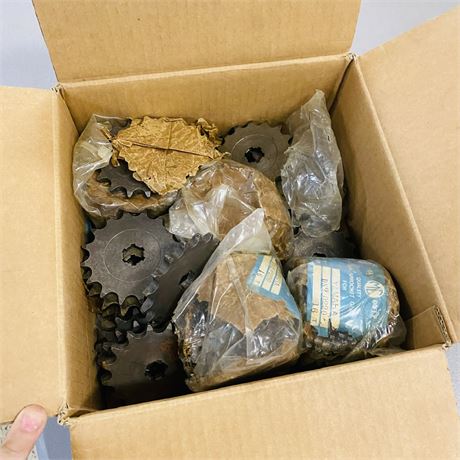 Box of NOS Yamaha 16 Tooth Transmission Gears