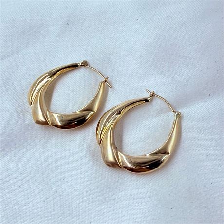 1.76g 14k Gold Earrings