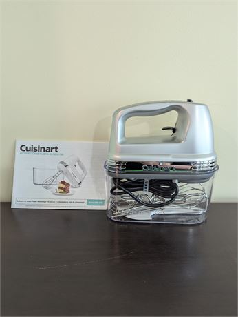New Cusinart HM-90S Series Power Advantage Plus 9 Speed Handmixer + Storage Case