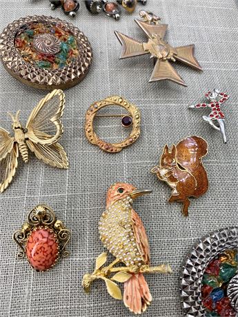11 Vintage Apricot & Cocoa Hued Costume Brooches
