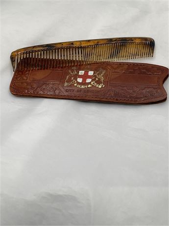 Souvenir of city of London comb and case
