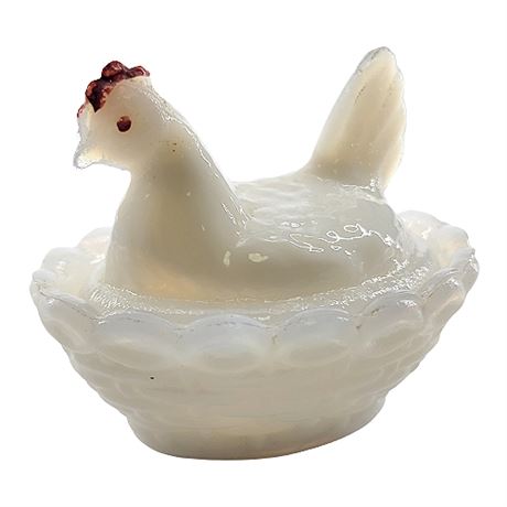 Westmoreland 'Chicken on Basket' Opaque White Salt Dip w/ Lid