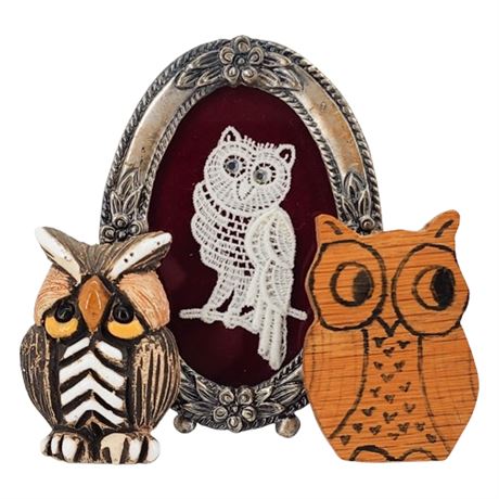 Vintage Owls Lot, incl. 2 Magnets & Framed Mini Lace Owl