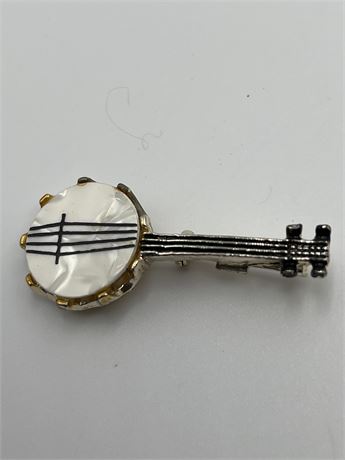 Banjo mother of Pearl, gold tone brooch
