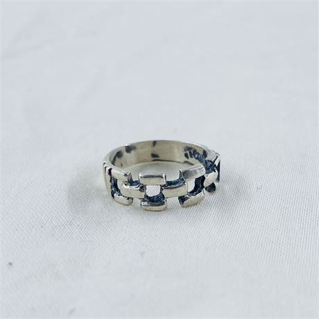 2.7g Sterling Ring Size 6.5