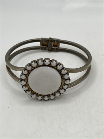 Hinged enamel, flower face bracelet