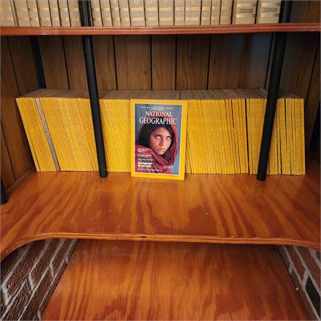 National Geographic Magazine Collection, Incl. June 1985 Afghan Girl