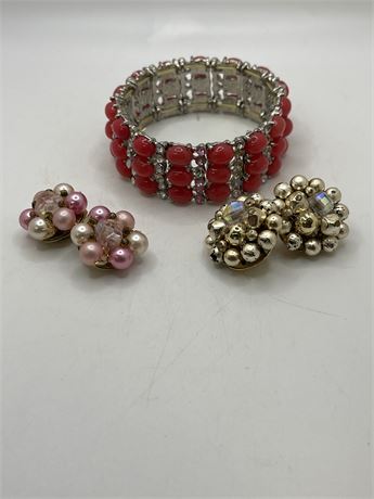 Stretch bracelet and beaded clip earrings lot