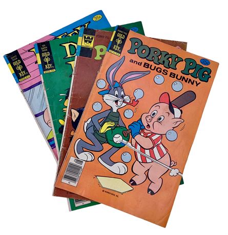 Four 25 cent to 40 cent Daffy Duck & Porky Pig Comic Books