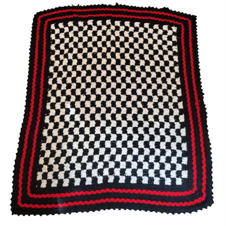 Vintage Checkerboard Pattern Quilt
