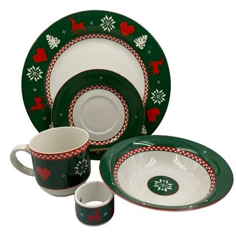 Northwoods 1992 Holiday Dish Set Service for 12 and Serving Dishes