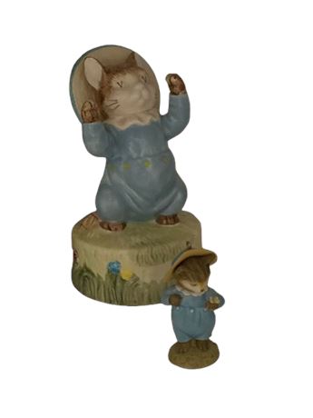 Beatrix potter music box and figures lot
