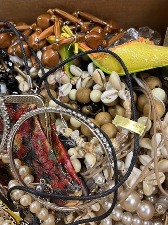 Box lot jewelry