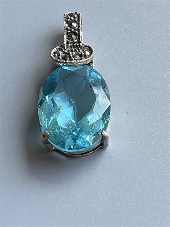 .925 silver aquamarine oval stone pendant