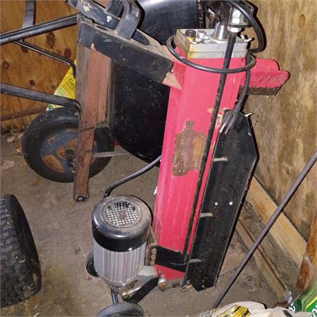 Central Machinery 5-Ton Electric Log Splitter