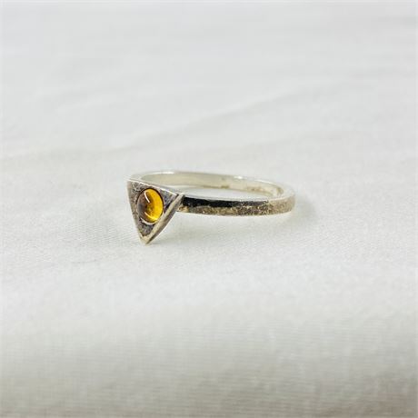 2.6g Sterling Ring Size 8.25