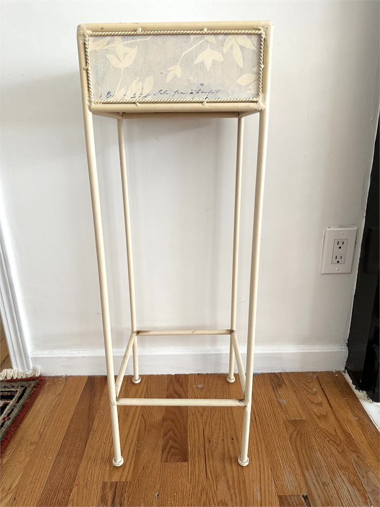 Great Lakes Vntg Metal Painted Plant Stand