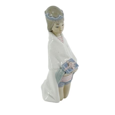 Lladro Kneeling Girl with Gift Figurine
