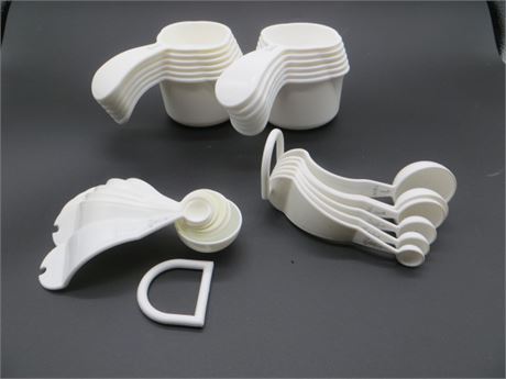 NEW VINTAGE TUPPERWARE MEASURING CUPS & SPOONS 2 SETS EACH