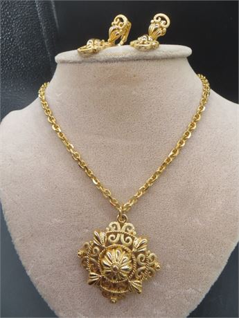 Crown Trifari Gold Tone Filigree Scrollwork Pendant Necklace w/Earrings
