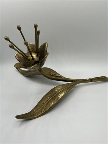 Lotus brass flower statue