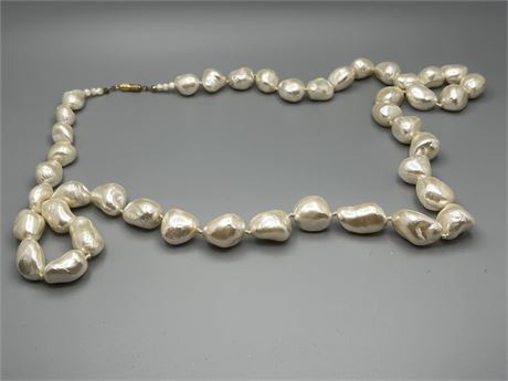 Vintage baroque cultured pearl long necklace