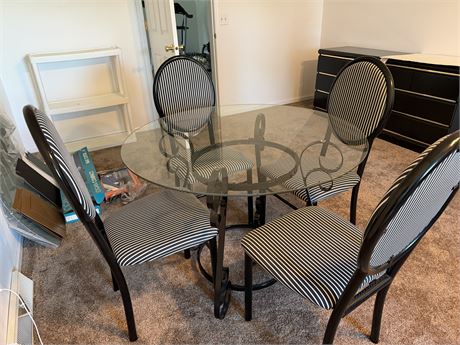 Round Glass Top Table w/4 Chairs