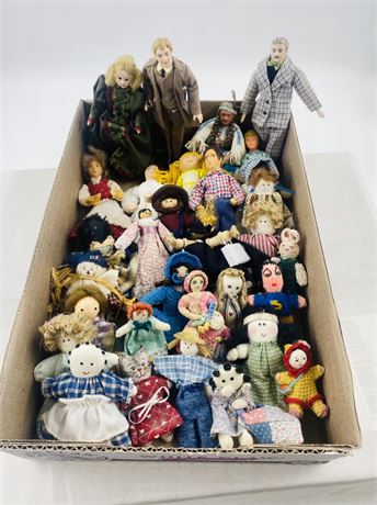 Vtg Miniature Dolls