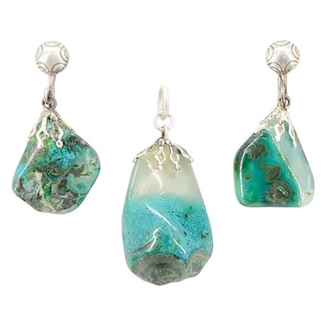 Vintage Sterling Silver Dyed Teal Agate Pendant & Screwback Earrings